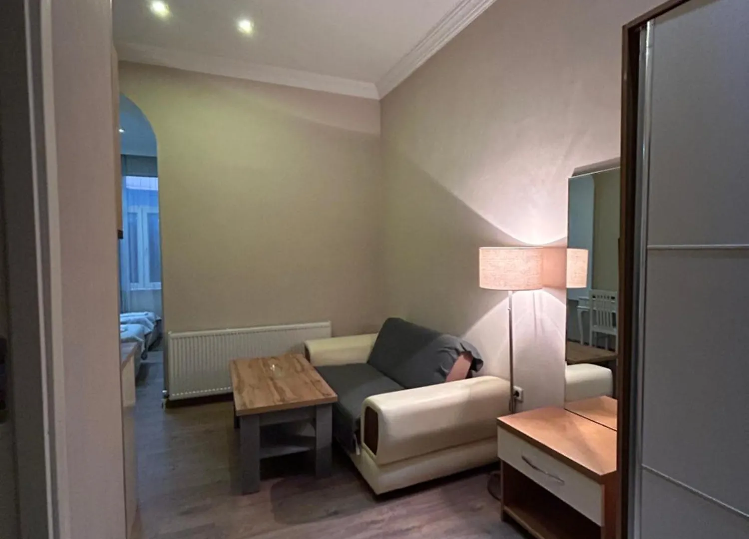 Chic Studio Next To Marjanishvili Metro Station Tbilisi Lägenhetshotell
